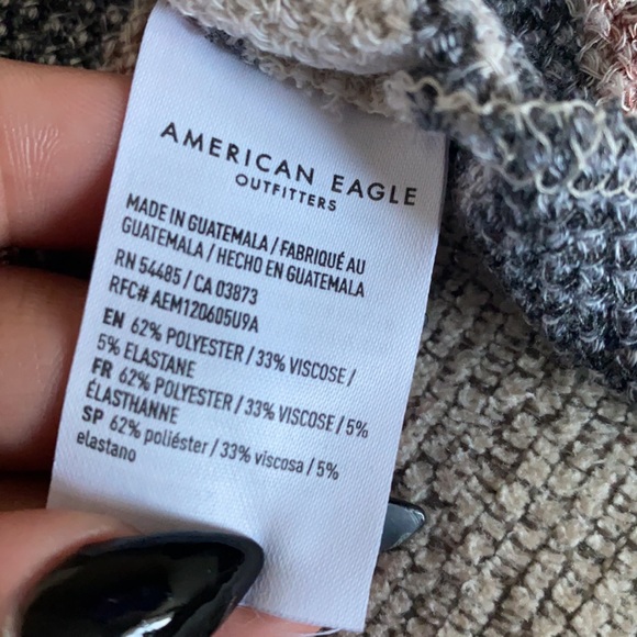 Ribbed Low Cropped Shirt - Picture 4 of 4